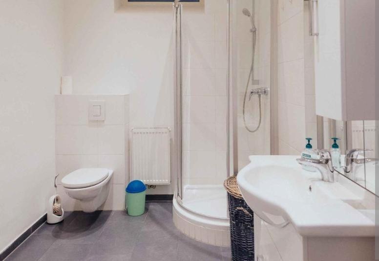 Flarent Economy Apartments Виена Екстериор снимка