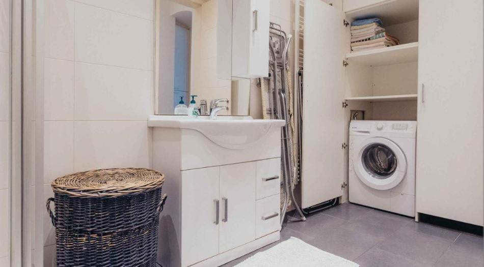 Flarent Economy Apartments Виена Екстериор снимка